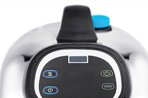 Digital hose and interface of Jetsteam Maxi Inox, highlighting precision and modern technology.