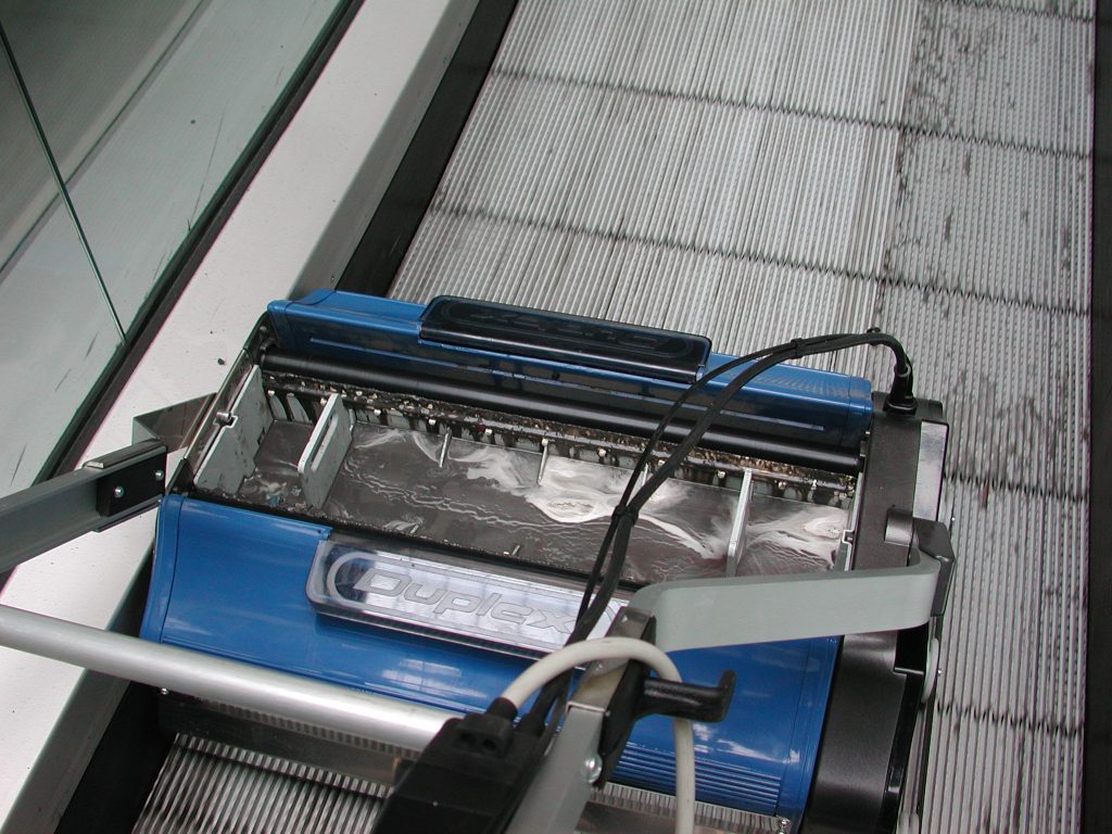 duplex escalator edge