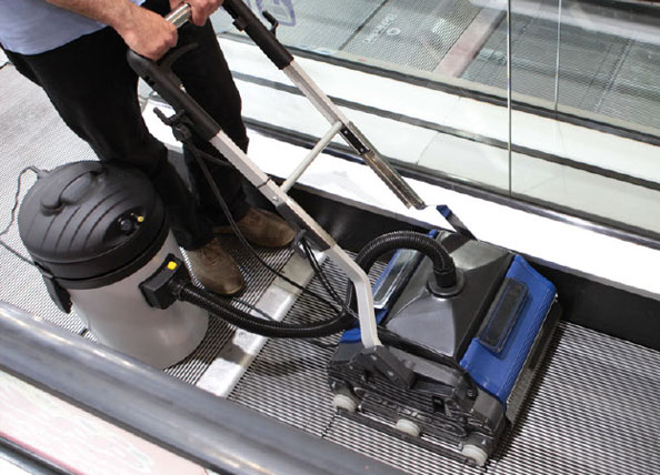 escalator-vacuum-attachment-05