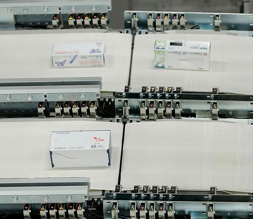 pharmaceutical-conveyor