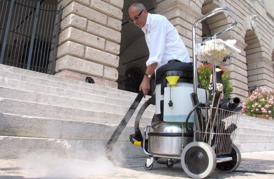Image of the Chewing Gum Transportable Unit, a portable part of the Chewing Gum Remover System, designed for on-the-go gum removal applications.