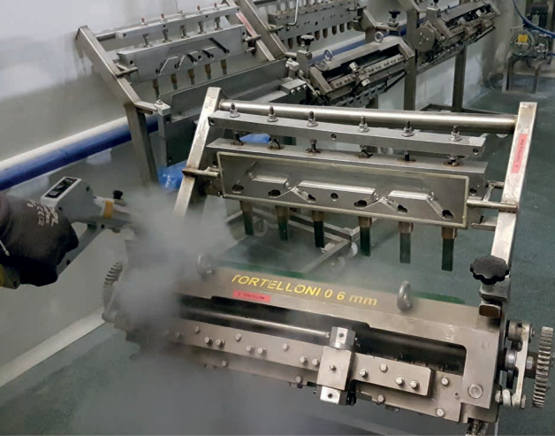 The Jetsteam Industrial steam cleaner, generating superheated dry steam vapour for unparalleled cleaning performance.