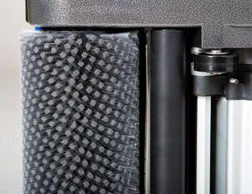 Image showcasing the Duplex brush designed for deep agitation, featuring high-density bristles for thorough and efficient cleaning.