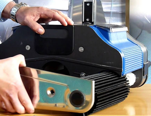 Image highlighting the simple maintenance features of Duplex brushes, designed to ensure continuous high-performance cleaning.
