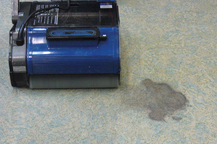 Image showcasing Duplex's cleaning technology, ideal for safely and effectively cleaning Tarkett flooring without causing damage.