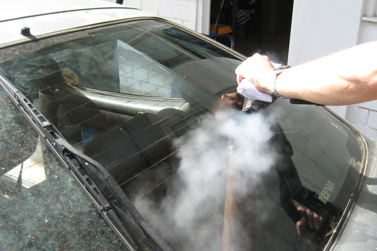 Image showcasing Duplex's car steam cleaning technology, ideal for cleaning windows to a clear, streak-free finish.