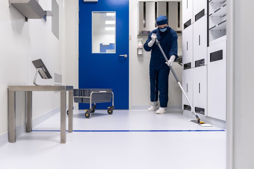 Photo cleaning equipment