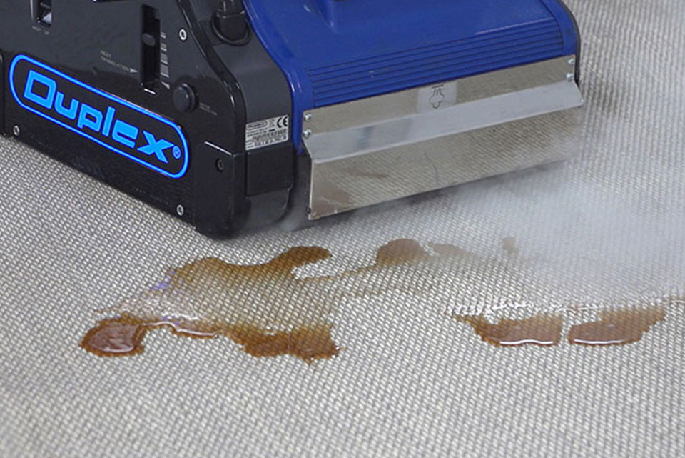 Commercial steam floor cleaner with optional steam kit, enabling deep penetration into surface pores for effective degreasing, dust extraction, and removal of persistent stains and germs. This enhances the cleaning experience, making it easier and more comfortable to achieve superior commercial floor steam cleaning results.