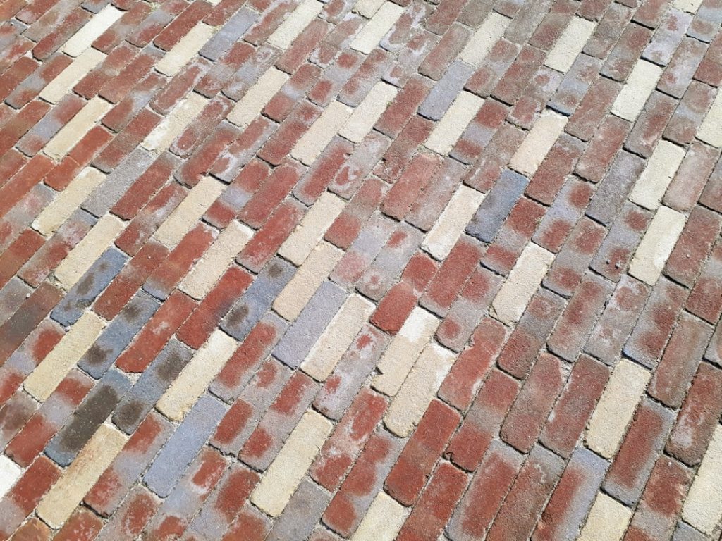 Photo Floor scrubber